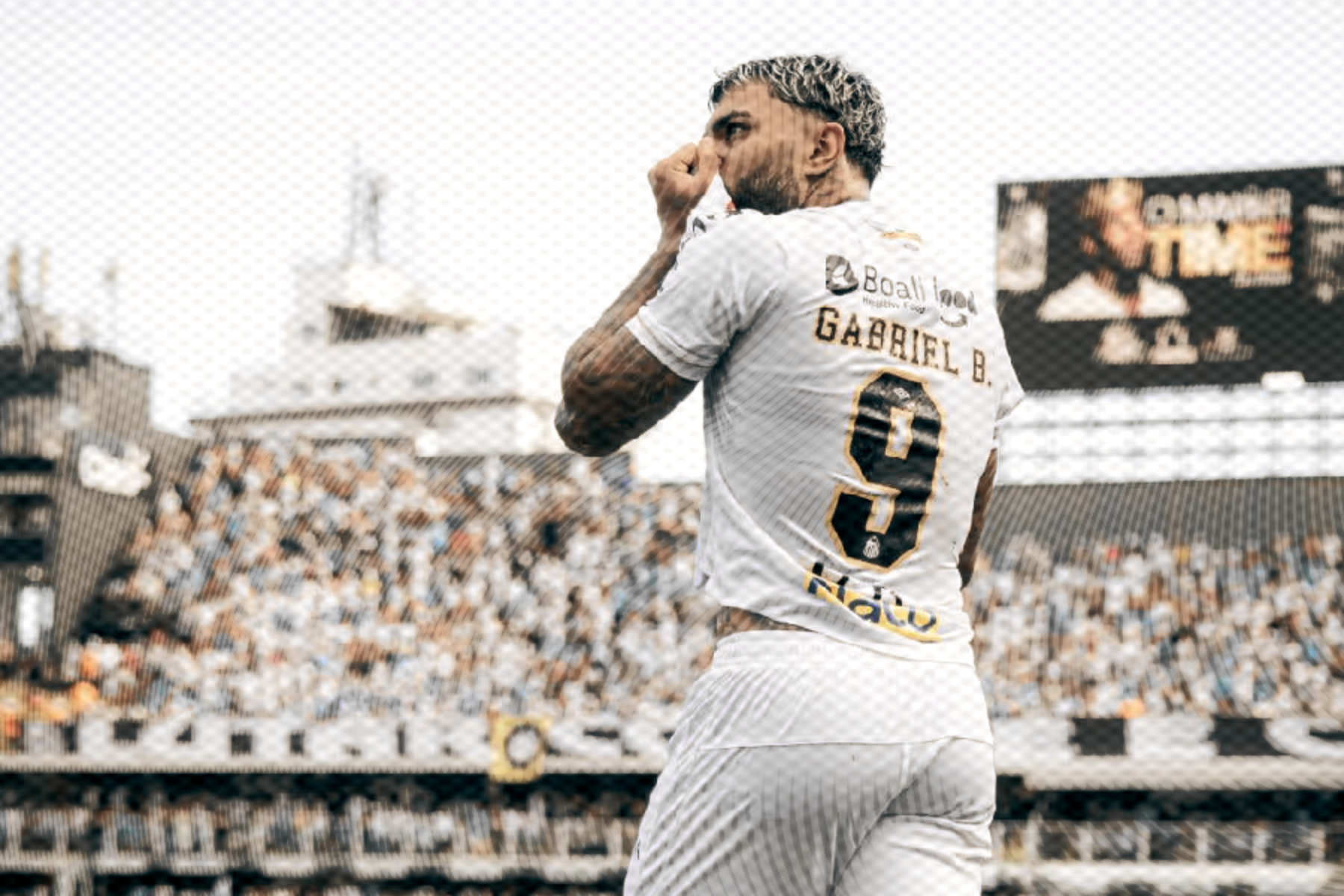 Santos vence por 2 a 1 e está a um passo de ir paras as quartas